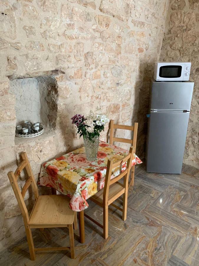 Fiori Catene Tra Le Torri Conversano Exterior foto